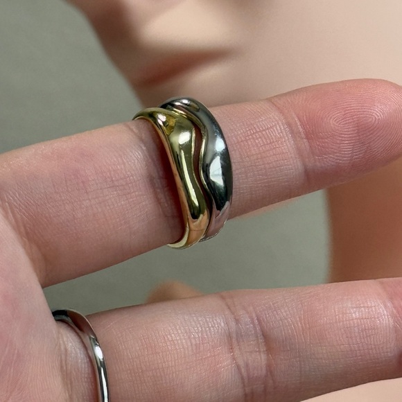 Elegant Set Gold and Silver Wave Rings ⚜️ - Picture 5 of 8